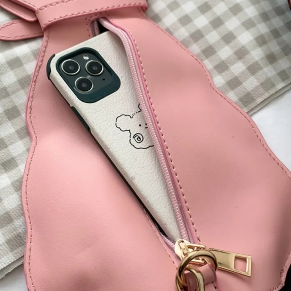 Cute crossbody cat shaped bag 😻 - Picture 8 of 8